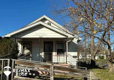 733 E Lorado, Flint, MI 48505