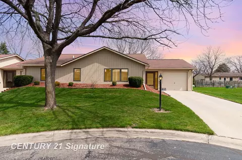 7 Commons W, Saginaw, MI 48603