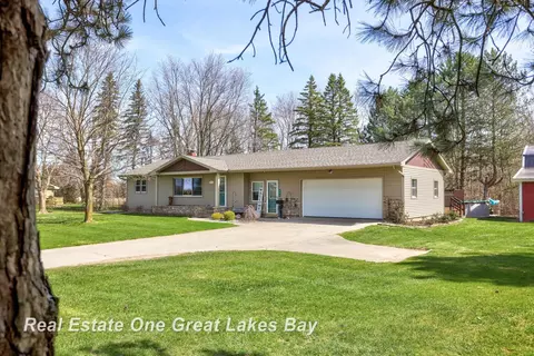 840 N Block, Reese, MI 48757