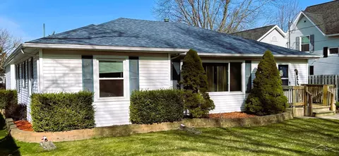 636 S Chapman, Chesaning, MI 48616