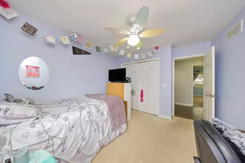Bedroom - 46765 Peach Grv, Macomb, MI 48044 photo 6 of 9