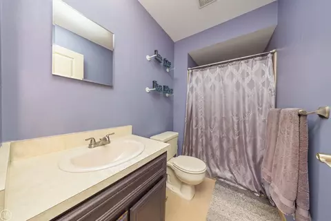 Bath - 46765 Peach Grv, Macomb, MI 48044 photo 1 of 3
