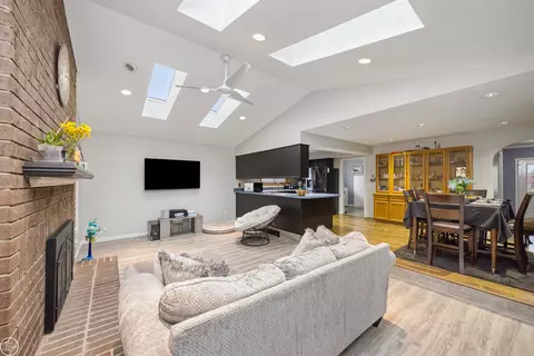 Living - 46765 Peach Grv, Macomb, MI 48044 photo 2 of 3