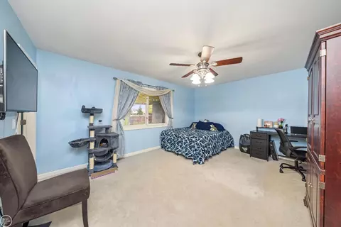 Bedroom - 46765 Peach Grv, Macomb, MI 48044 photo 3 of 9