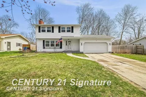 3112 Birchfield, Midland, MI 48642