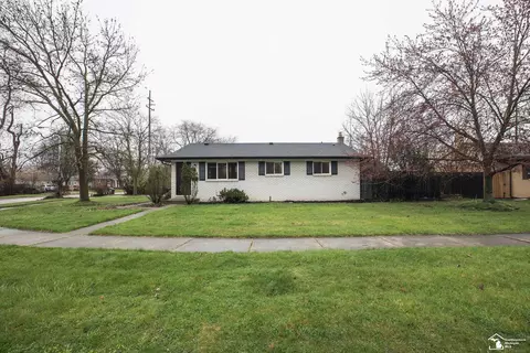21925 Silver Crk, Rockwood, MI 48173