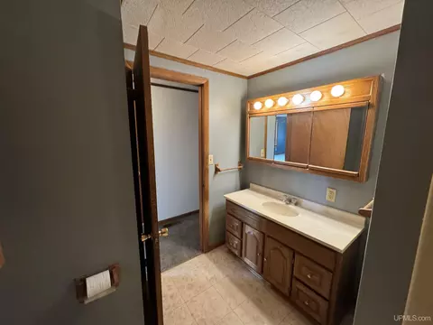 Bath - 3830 Marpe, Quinnesec, MI 49876 photo 2 of 2