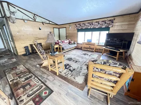 Living - 615 North Cp, Ishpeming, MI 49849 photo 5 of 6