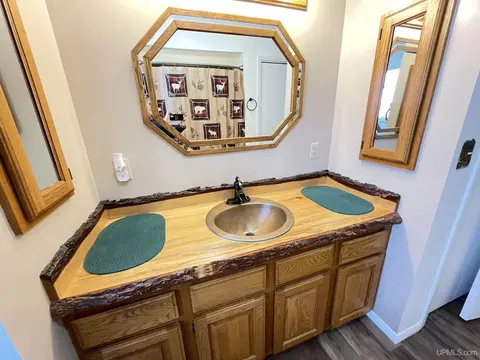 Bath - 615 North Cp, Ishpeming, MI 49849 photo 3 of 3