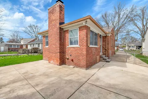 Exterior - 1635 Aline, Grosse Pointe Woods, MI 48236 photo 10 of 13