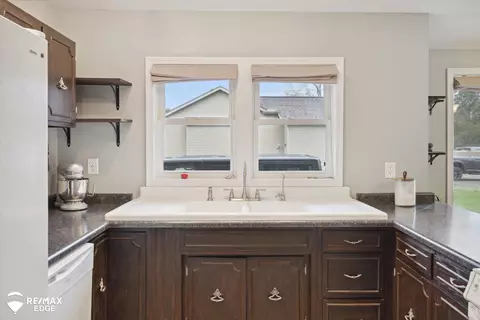 Bath - 7449 E Coldwater, Davison, MI 48423 photo 1 of 4