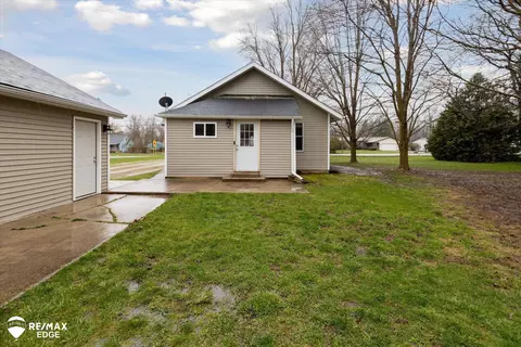Exterior - 7449 E Coldwater, Davison, MI 48423 photo 8 of 11