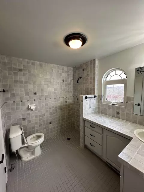 Bath - 4142 Gedney Rd, Gladwin, MI 48624 photo 1 of 6
