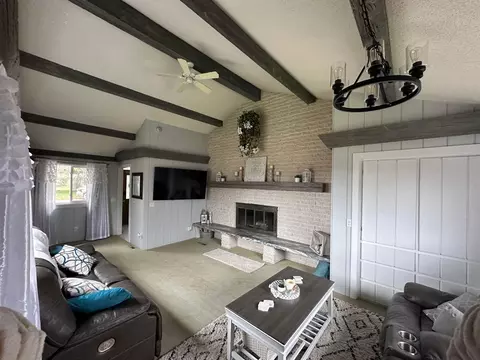 Living - 4142 Gedney Rd, Gladwin, MI 48624 photo 2 of 3