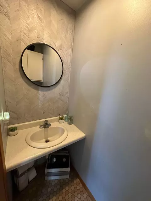 Bath - 4142 Gedney Rd, Gladwin, MI 48624 photo 6 of 6