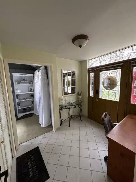 Entry Way - 4142 Gedney Rd, Gladwin, MI 48624 photo 1 of 3