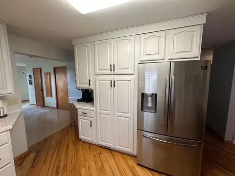 Kitchen - 4142 Gedney Rd, Gladwin, MI 48624 photo 2 of 2