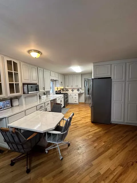 Kitchen - 4142 Gedney Rd, Gladwin, MI 48624 photo 1 of 2