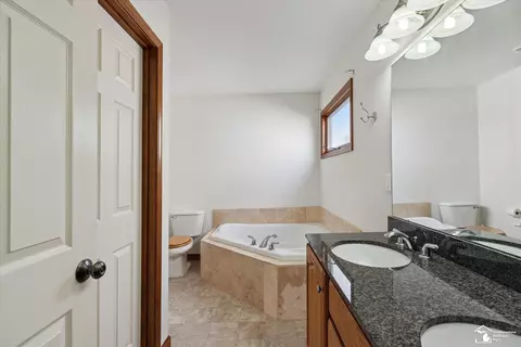 Bath - 2163 Delaware, Temperance, MI 48182 photo 3 of 5