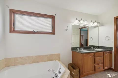 Bath - 2163 Delaware, Temperance, MI 48182 photo 5 of 5