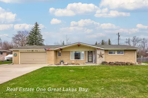 1920 Englewood, Bay City, MI 48708