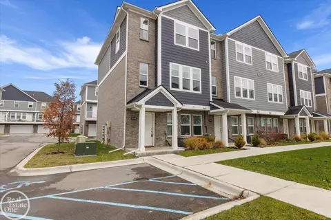 2902 Artemis, Troy, MI 48083 photo 2