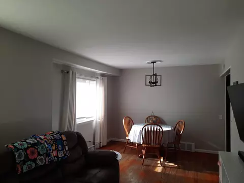 Dining - 620 Simcoe, Flint, MI 48507 photo 1 of 1