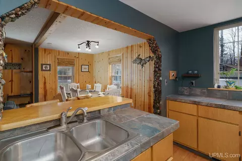 Kitchen - 30385 Co Rd 581, Ishpeming, MI 49849 photo 3 of 5