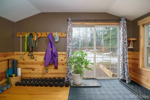 Entry Way - 30385 Co Rd 581, Ishpeming, MI 49849 photo 2 of 3
