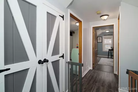 Entry Way - 30385 Co Rd 581, Ishpeming, MI 49849 photo 3 of 3