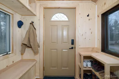 Entry Way - 30385 Co Rd 581, Ishpeming, MI 49849 photo 1 of 3