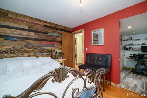 Bedroom - 30385 Co Rd 581, Ishpeming, MI 49849 photo 3 of 11