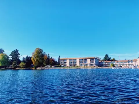 3220 Merritt #7, Conway, MI 49722