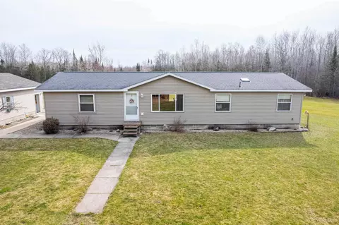 7847 Old K10 17th, Rapid River, MI 49878