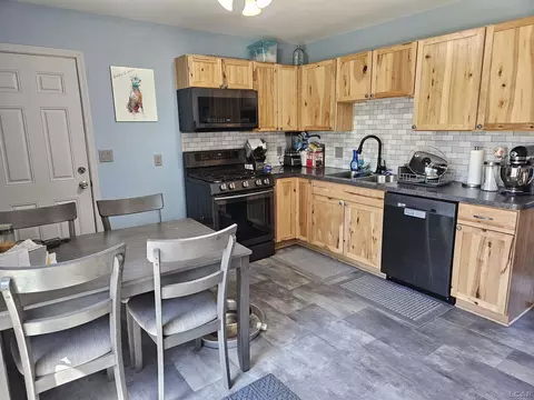 Kitchen - 735 Pickard, Temperance, MI 48182 photo 1 of 2
