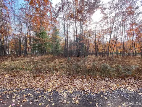 tbd Deer Run, Marquette, MI 49855