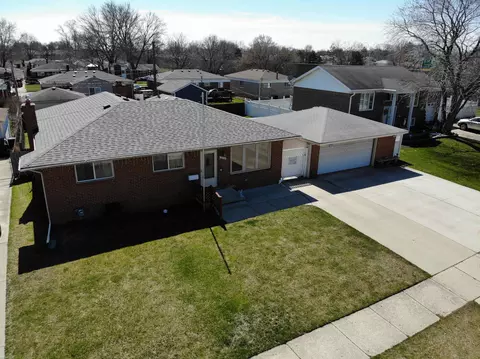 19724 Sussex, Saint Clair Shores, MI 48081