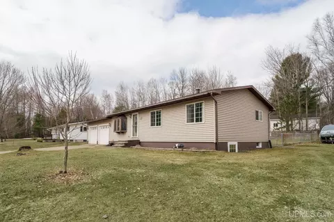 Exterior - 18 Twin Pnes, Ishpeming, MI 49849 photo 3 of 11