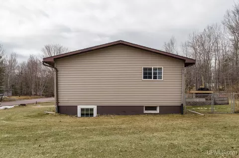 Exterior - 18 Twin Pnes, Ishpeming, MI 49849 photo 11 of 11