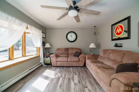 Living - 18 Twin Pnes, Ishpeming, MI 49849 photo 1 of 4