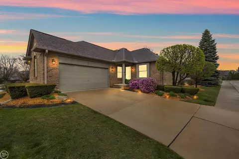 4443 Firethorn, Warren, MI 48092