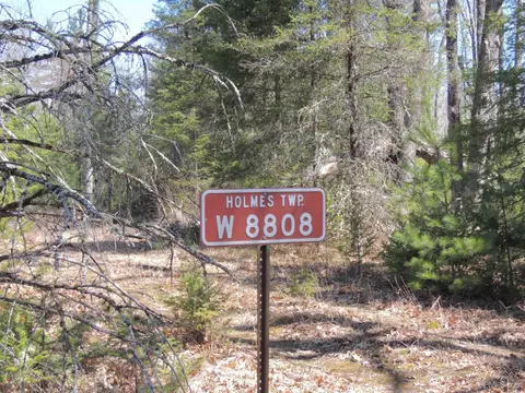 W8808 G 18, Daggett, MI 49821