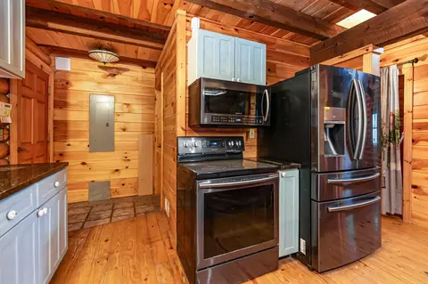 Kitchen - 2346 Croll, Beaverton, MI 48612 photo 4 of 6