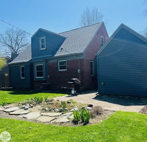 Exterior - 622 Brown, Saint Clair, MI 48079 photo 12 of 16