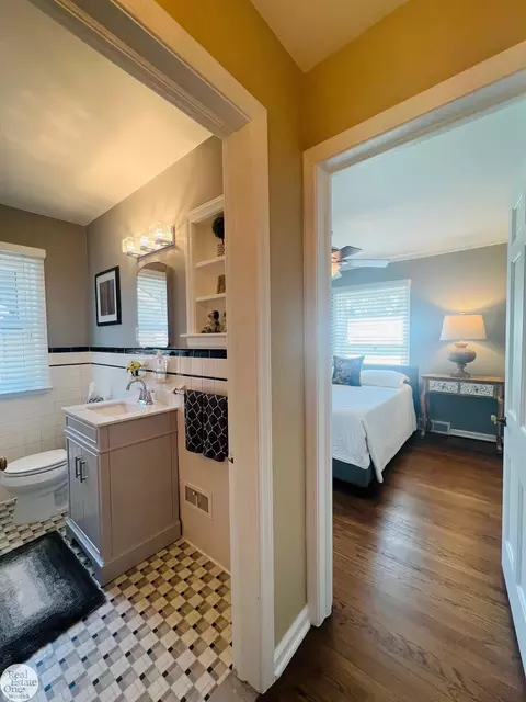 Bath - 622 Brown, Saint Clair, MI 48079 photo 3 of 8