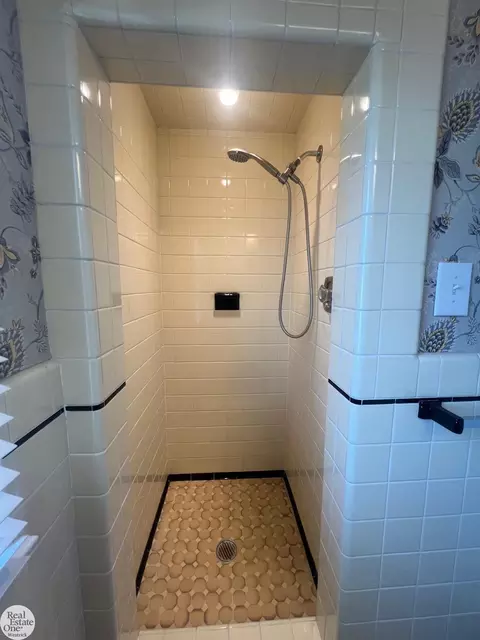 Bath - 622 Brown, Saint Clair, MI 48079 photo 7 of 8