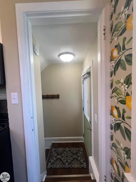 Entry Way - 622 Brown, Saint Clair, MI 48079 photo 6 of 13