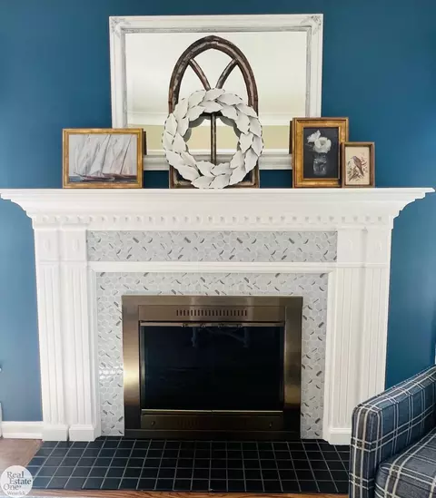 Living - 622 Brown, Saint Clair, MI 48079 photo 2 of 4