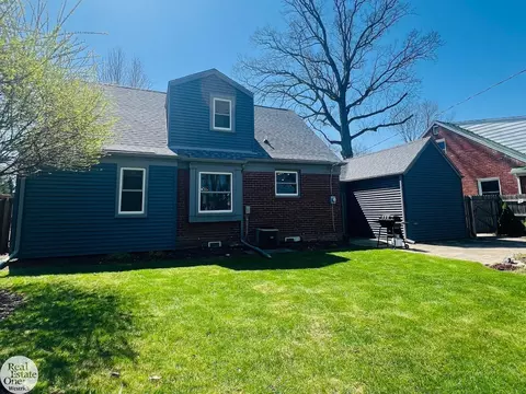 Exterior - 622 Brown, Saint Clair, MI 48079 photo 10 of 16
