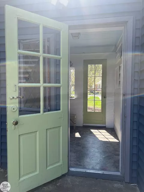 Entry Way - 622 Brown, Saint Clair, MI 48079 photo 11 of 13